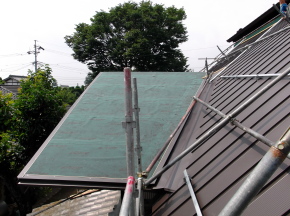 安曇野市の住宅/屋根葺き替え ガルバリウム鋼板 立て平葺き工事画像.1