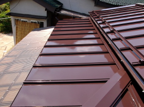 安曇野市の住宅/トタン屋根塗装  完成画像.1