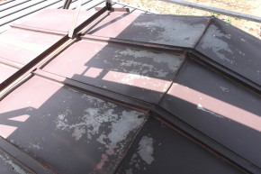 松本市の住宅/トタン 屋根塗装 ケレン工事画像