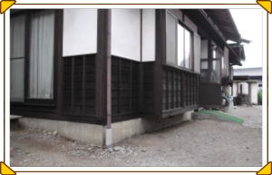 安曇野市の住宅/外壁（腰板）木柱塗装工事完成画像.1