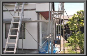 松本市の住宅/外壁塗装　上塗り1回目塗装工事画像.1