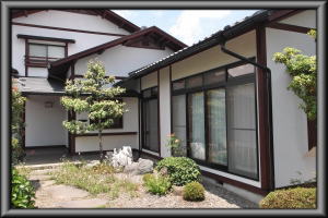 松本市の住宅/外壁塗装　木柱塗装工事完成画像.4