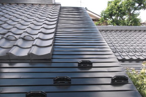 松本市の住宅/ガルバリウム鋼板 屋根塗装　（3分艶塗料）完成画像.1