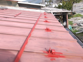 安曇野市の住宅/トタン 屋根塗装 錆止め塗装 画像.1