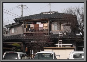 松川村の住宅/瓦屋根〜ガルバリウム鋼板横平葺き葺き替え工事前
