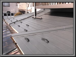 松川村の住宅/瓦屋根からガルバリウム鋼板横平葺き工事完成画像