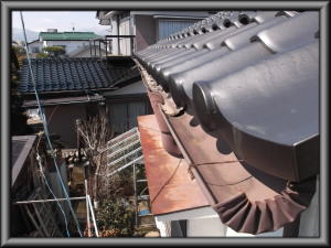 松本市の住宅/雨樋交換工事前画像