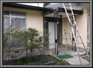 安曇野市の住宅/外壁塗装　上塗り2回目の塗装工事画像