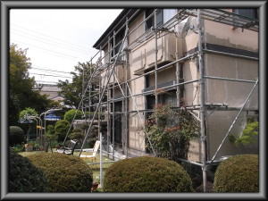 松本市の住宅/外壁塗装　上塗1回目の塗装工事画像.1