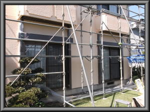 松本市の住宅/外壁塗装　上塗り2回目の塗装工事画像.1