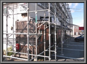 松本市の店舗/外壁塗装　パラペット塗装　仮設足場設置工事画像.1