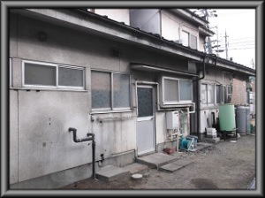 松本市の店舗/外壁塗装工事前画像