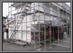 松本市の店舗/外壁塗装　パラペット塗装　下塗り工事画像.1