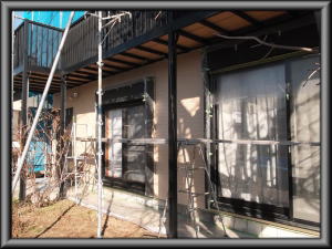 安曇野市の住宅/外壁塗装　上塗り2回目塗装工事画像.1