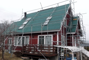 安曇野市の住宅/屋根葺き替えＧＭルーフ（カバー工法）防水シート引き工事画像