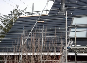 安曇野市の住宅/屋根葺き替え　ガルバリウム鋼板ＧＭルーフ（カバー工法）工事完了画像