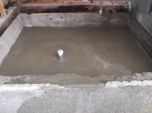安曇野市のお風呂改装リフォーム工事　土間コンクリート打ち工事画像
