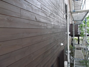 北安曇郡池田町の住宅/外壁木板塗装　1回目塗装画像
