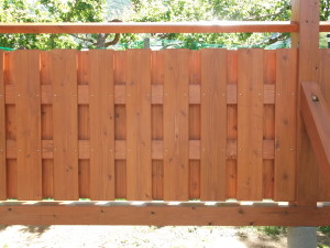 北安曇郡生坂村の木製 板塀工事　塗装2回目画像