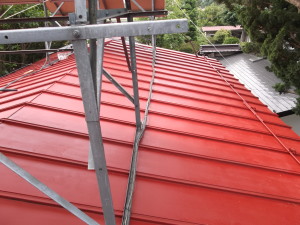 安曇野市の物置/トタン屋根塗装　錆止め塗装工事画像