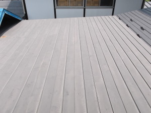 松本市の物置/トタン屋根塗装工事前画像