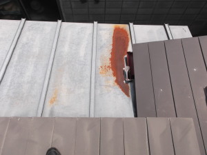 松本市の物置/トタン屋根塗装工事前画像.3