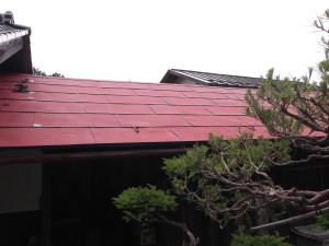 松本市の物置/トタン屋根　錆止め塗装画像.1
