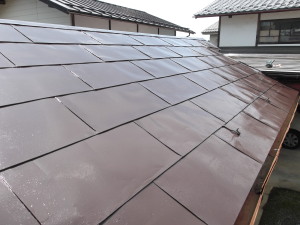 松本市の物置/トタン屋根　上塗り塗装工事画像