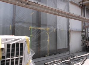 松本市の住宅/外壁塗装　窓養生工事画像.1