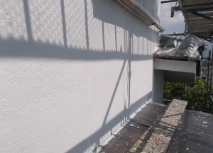 松本市の住宅/外壁塗装　下塗り塗装画像.1