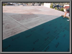 住宅/屋根葺き替え（カバー工法）重ね張り　２階屋根防水シート引き工事画像.1