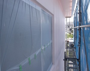 松本市の住宅/外壁塗装　中塗り塗装工事画像.1