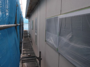 松本市の住宅/外壁塗装　養生工事画像1