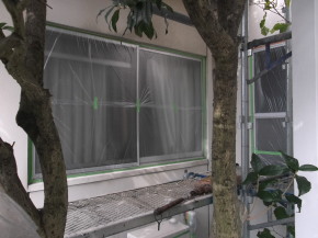 松本市の住宅/外壁塗装　養生工事画像