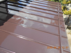 安曇野市の住宅/トタン屋根塗装　上塗り1回目塗装 画像.1
