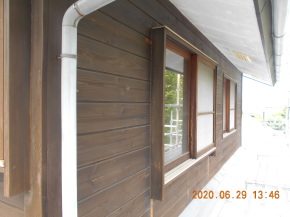長野県 安曇野市の住宅/外壁木板塗装　軒天（漆喰）塗装 雨樋塗装 前画像