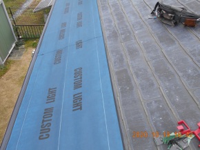 長野県安曇野市の住宅/屋根葺き替え （カバー工法）粘着 防水シート張り工事 