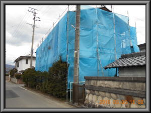 安曇野市の住宅/外壁塗装　仮設足場設置工事画像.1