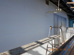 安曇野市の住宅/外壁塗装東側　下塗り塗装工事画像