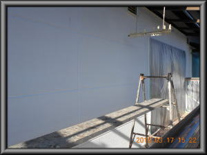 安曇野市の住宅/外壁塗装東側　下塗り塗装工事完了画像