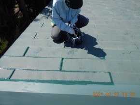 長野県安曇野市の住宅/屋根塗装 櫨（溝）塗装工事 画像