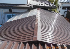 安曇野市の物置/トタン屋根塗装　上塗り塗装工事画像.1