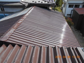 安曇野市の物置/トタン屋根塗装工事完成画像.4