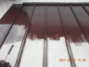 長野県安曇野市の住宅/トタン屋根塗装 上塗り1回目塗装工事 画像.1