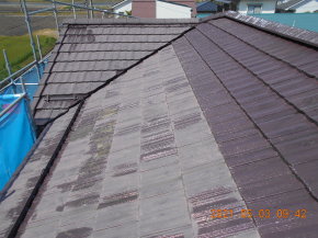 長野県安曇野市の住宅/モニエル瓦 屋根塗装 下塗り塗装工事 画像