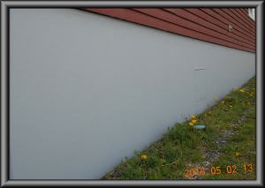 安曇野市の住宅/外壁木板塗装　上塗り2回目塗装工事画像