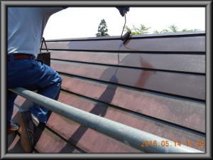安曇野市の住宅/トタン屋根塗装　1回目の塗装工事画像1
