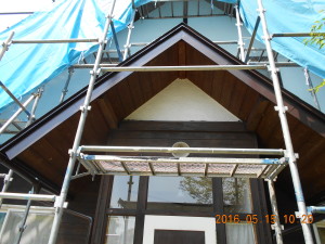 安曇野市の住宅/1F.トタン屋根塗装　破風塗装工事画像