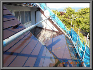 安曇野市の2Fトタン屋根塗装工事完成画像
