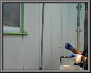 安曇野市の倉庫/外壁サイディング塗装　溝塗装工事画像